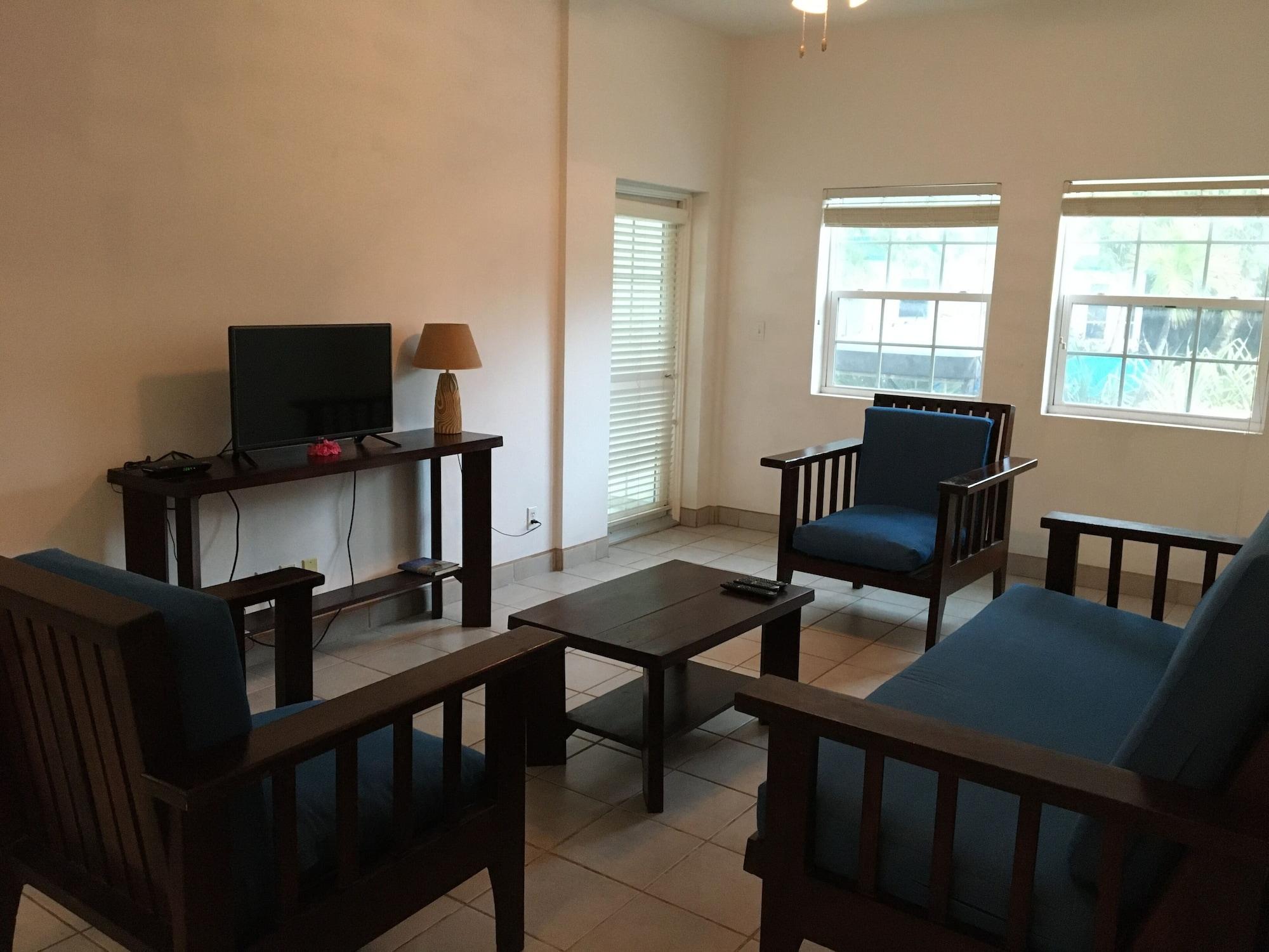 Best Western Grand Baymen Gardens San Pedro  Exterior photo