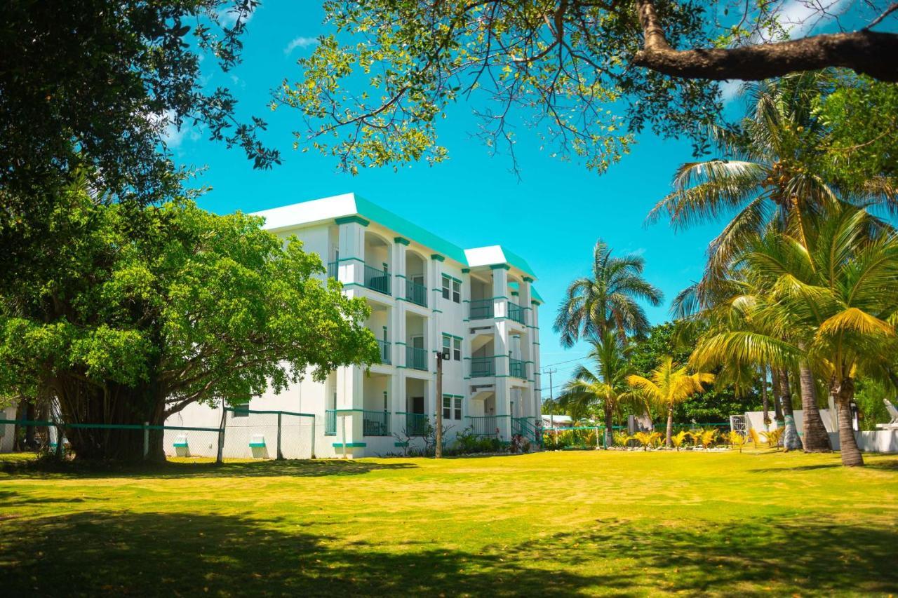 Best Western Grand Baymen Gardens San Pedro  Exterior photo