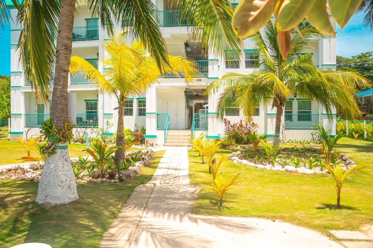 Best Western Grand Baymen Gardens San Pedro  Exterior photo