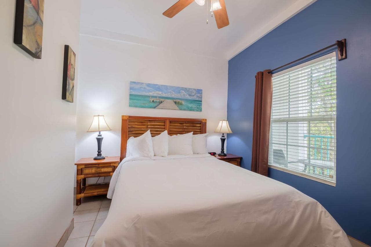 Best Western Grand Baymen Gardens San Pedro  Exterior photo