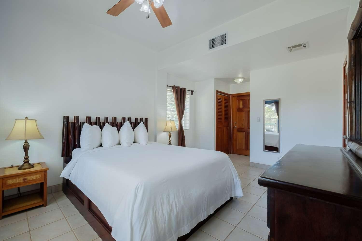 Best Western Grand Baymen Gardens San Pedro  Exterior photo