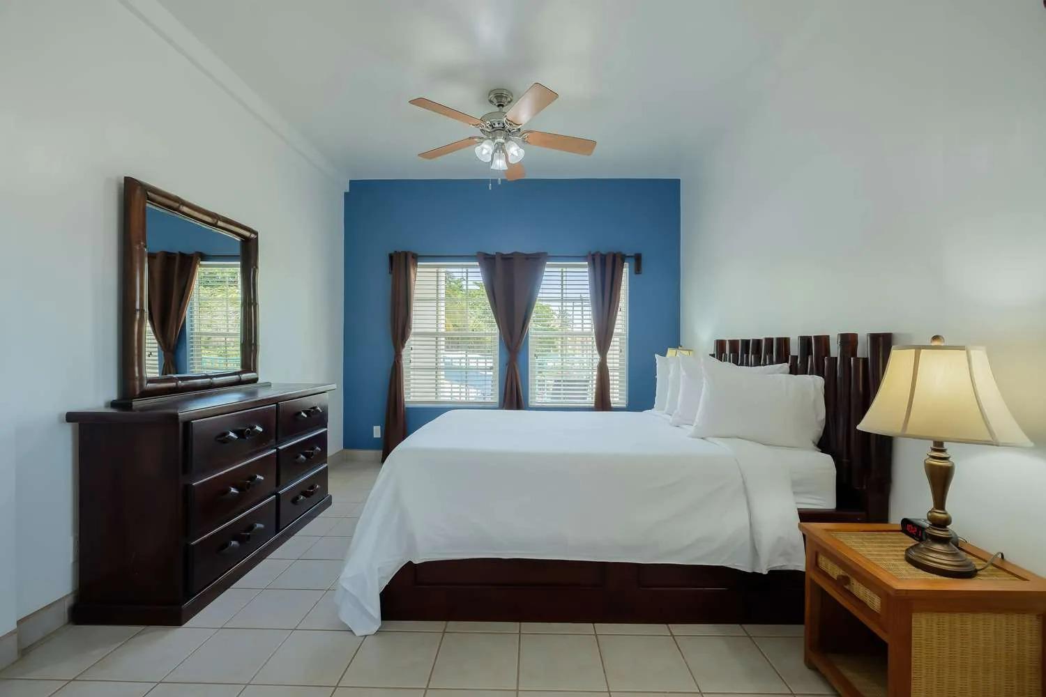 Best Western Grand Baymen Gardens San Pedro  Exterior photo