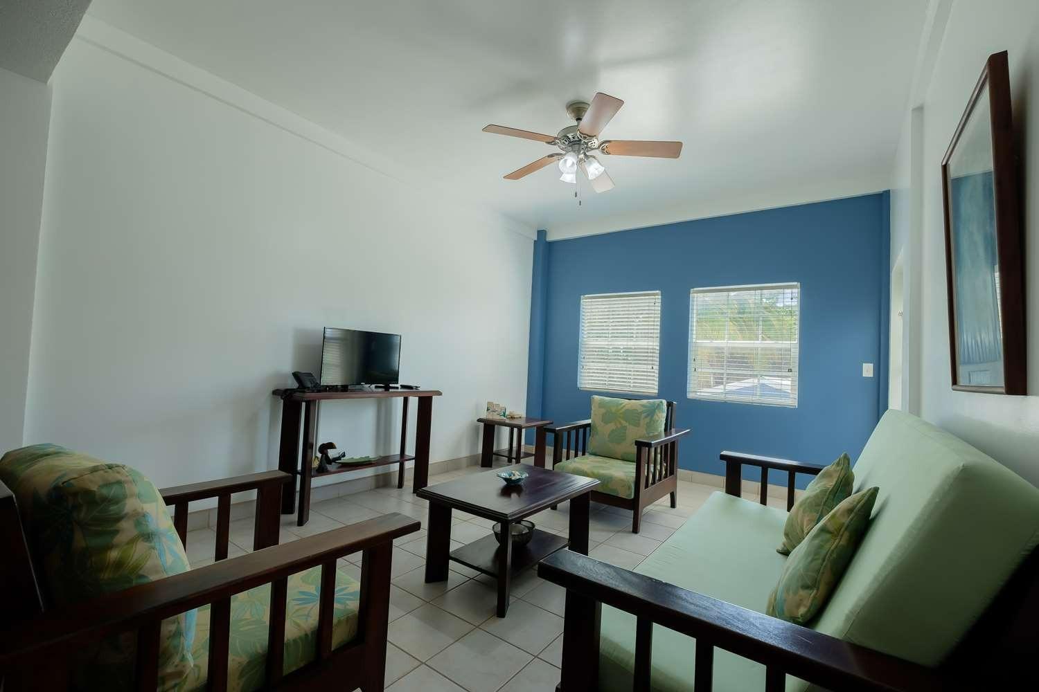 Best Western Grand Baymen Gardens San Pedro  Exterior photo
