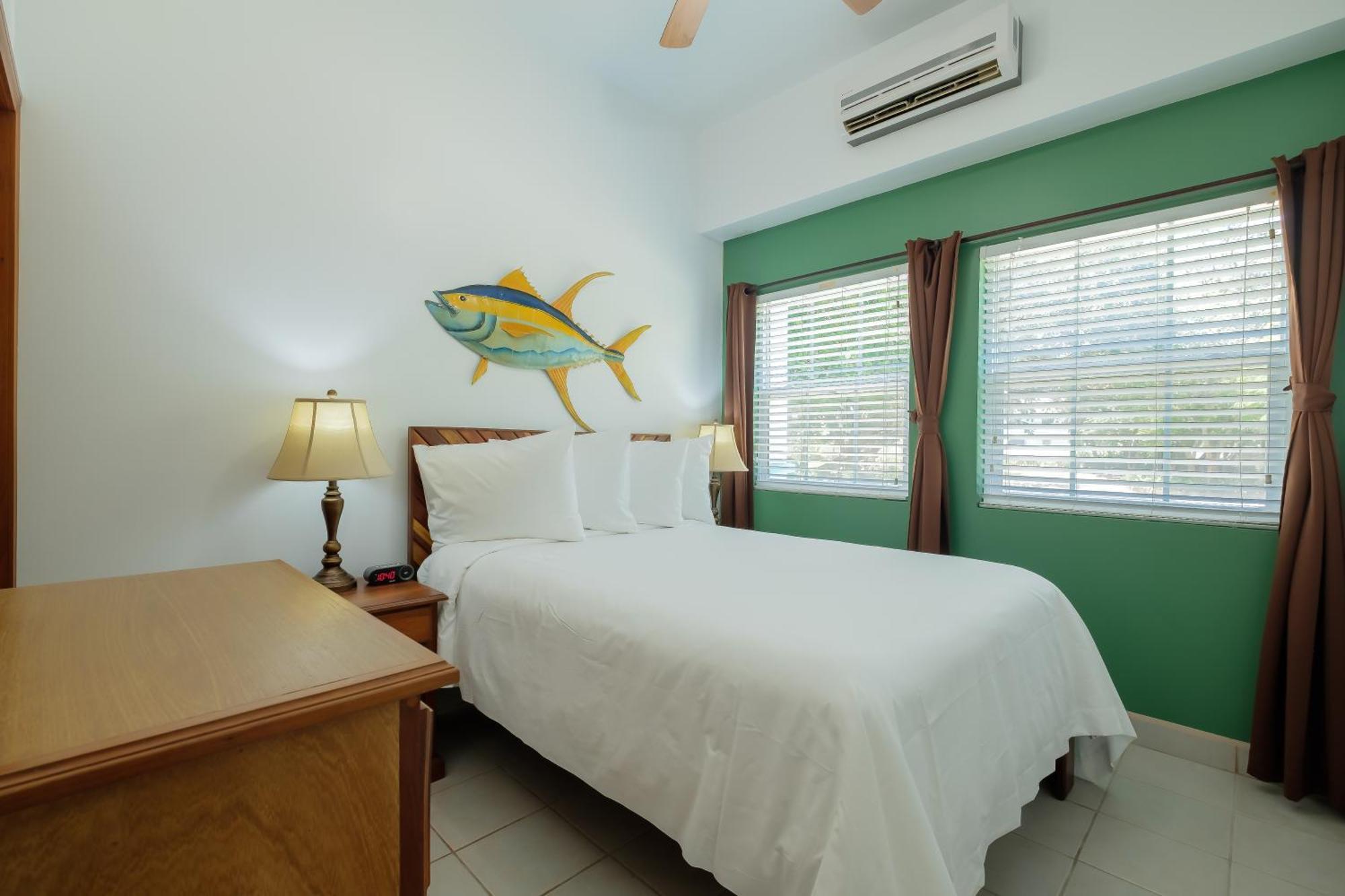 Best Western Grand Baymen Gardens San Pedro  Exterior photo